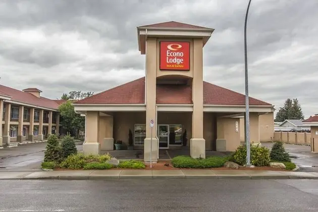 Econo Lodge & Suites Lethbridge