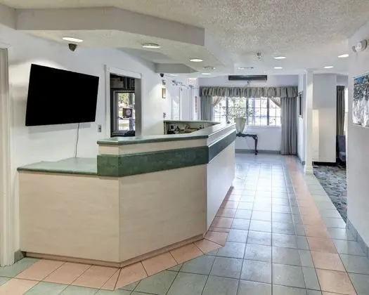 Econo Lodge & Suites Lewisville Area - Lobi