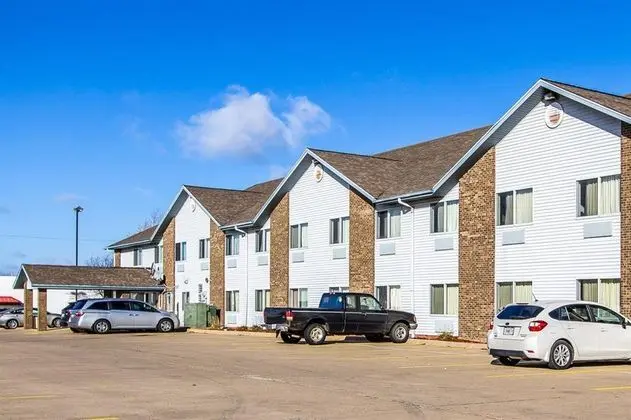 Econo Lodge & Suites