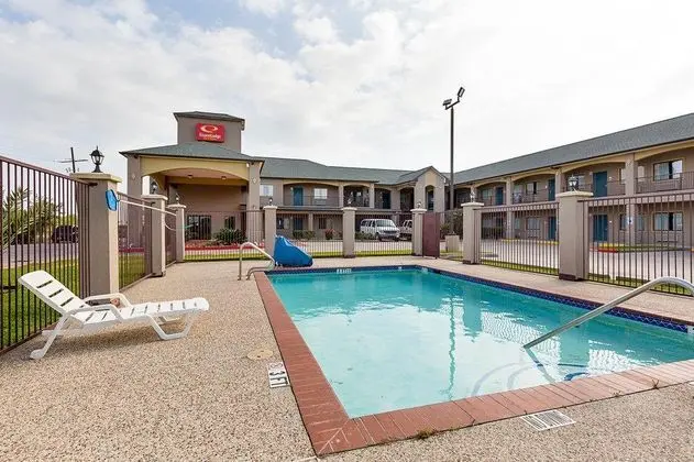Econo Lodge & Suites Port Arthur Area