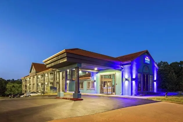 Econo Lodge at Thousand Hills - Dış Mekan