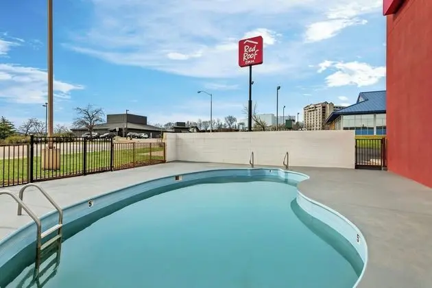Econo Lodge at Thousand Hills - Havuz