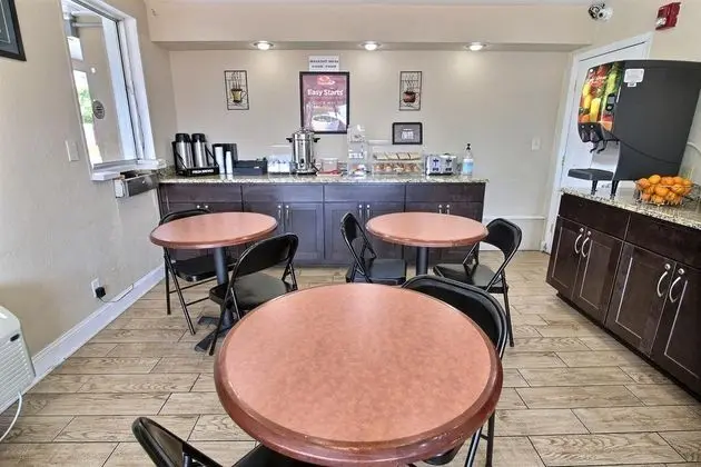 Econo Lodge Town Center