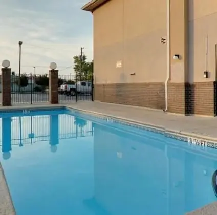 ECONO LODGE Waynesboro Area - Havuz