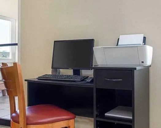 Econo Lodge West Fargo