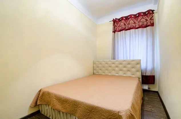 Economy Apartment Doroshenka 48