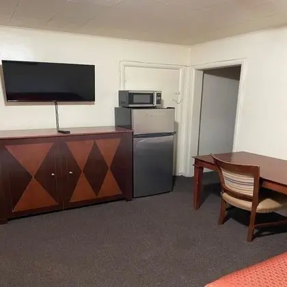 Economy Inn