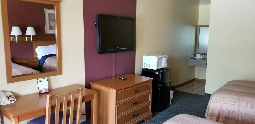 Economy Inn and Suites