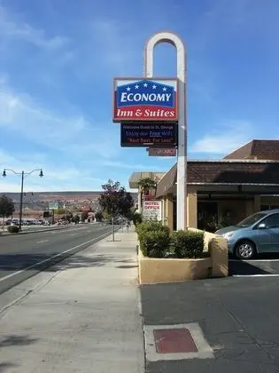 Economy Inn & Suites - Dış Mekan