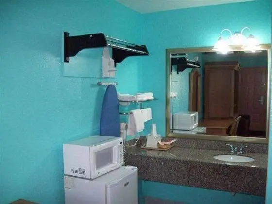 Economy Lodge