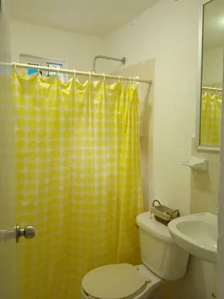 Economy Room With Private Bathroom, Air Conditioning, Wi-fi Downtown Cancun - Banyo Tipleri