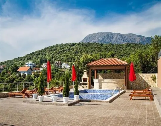 EDEM Apartments - Havuz