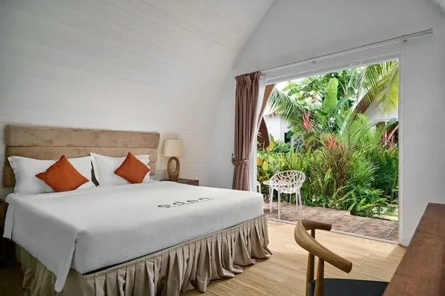 Eden Beach Resort