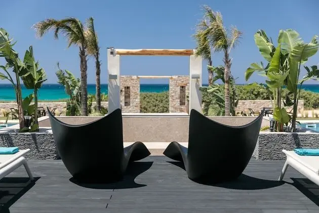 Eden Beachfront Residences & Suites - Havuz
