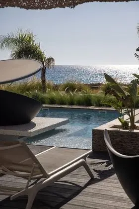 Eden Beachfront Residences & Suites - Havuz