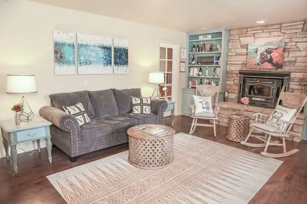 The Eden House Vineyard Bed & Breakfast - Lobi