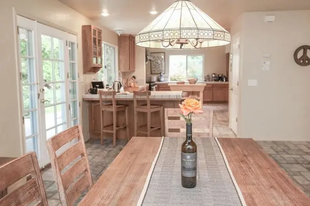 The Eden House Vineyard Bed & Breakfast - Yerinde Yemek