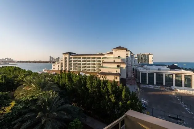 Eden's Dubai - Dream Palm Residences