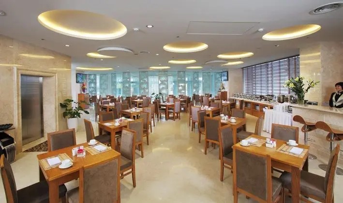 EdenStar Saigon Hotel - Yeme / İçme