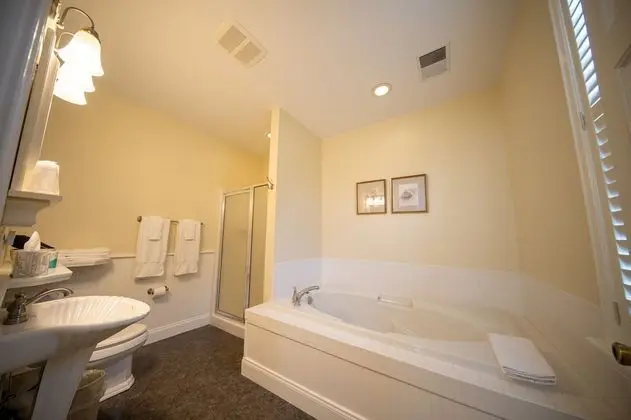 The Edenton Collection-The Granville Queen Inn - Banyo Tipleri