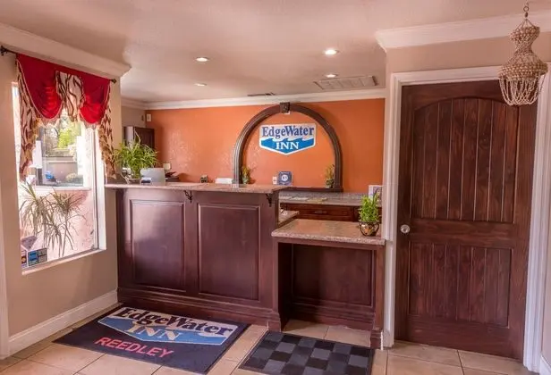 Edge Water Inn - Lobi