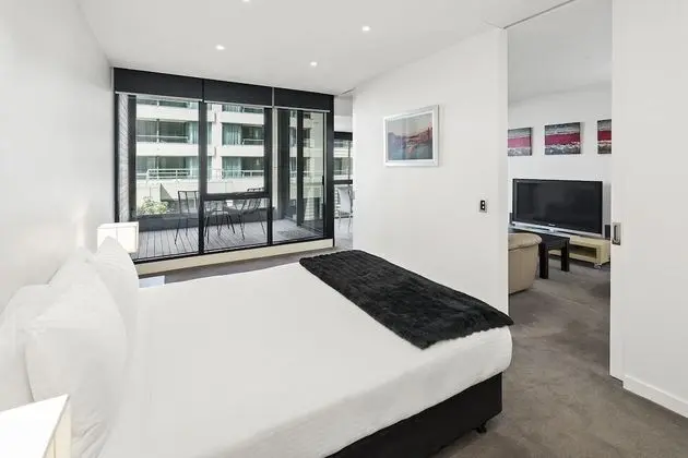 Edgewater 207 - Oda