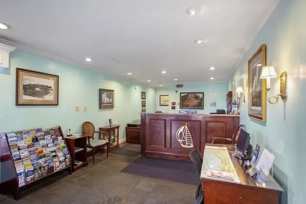 Edgewater Inn - Lobi