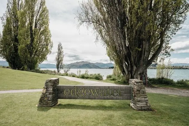 Edgewater Lake Wanaka - Öne Çıkan Resim