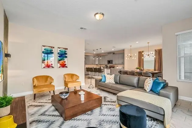Edgy, Modern 6 Bed 5 Bath - Oda Düzeni