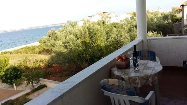 Edi - 40 m From Beach - SA2