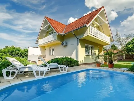 Edina Balatonsz rsz