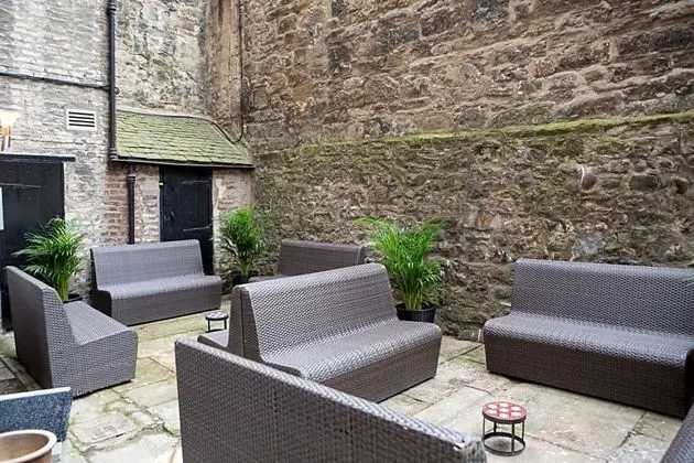 EDINBURGH CASTLE APARTMENTS AND SUITES