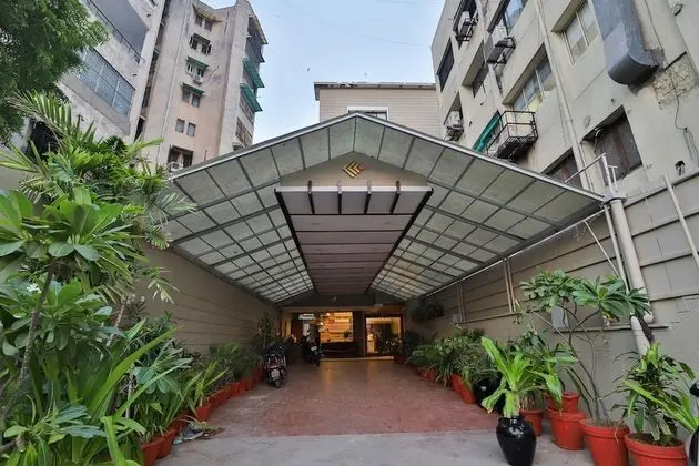 Edition O 17189 Hotel Kanak Ashram Road - Dış Mekan