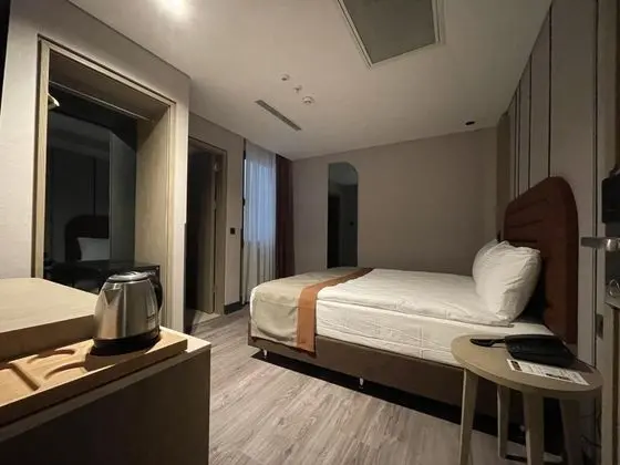 Edition Old City Hotel - Oda