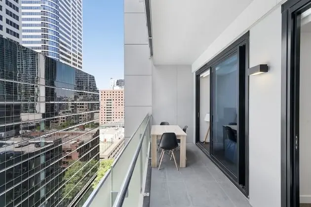 EDWARD, 3BDR Melbourne Apartment