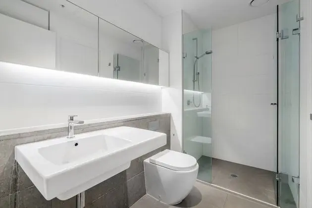 EDWARD, 3BDR Melbourne Apartment - Banyo Tipleri