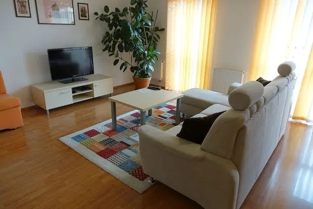 EEL accommodation Brno