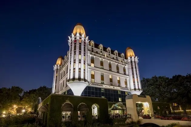 Efteling Hotel - Theme Park Tickets Included