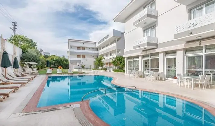 Ege Tulip Çeşme Deluxe Hotel - Havuz