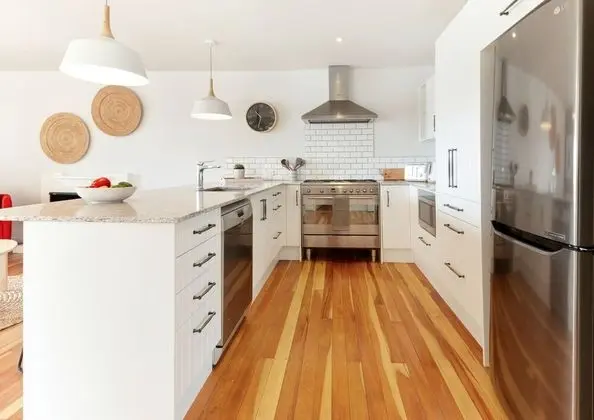Eight on Church Waiheke Accommodation - Mutfak