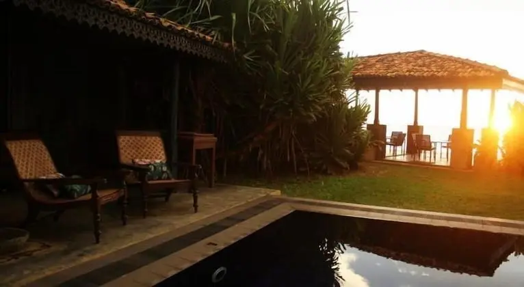 Eight The Residence Ambalangoda - Havuz