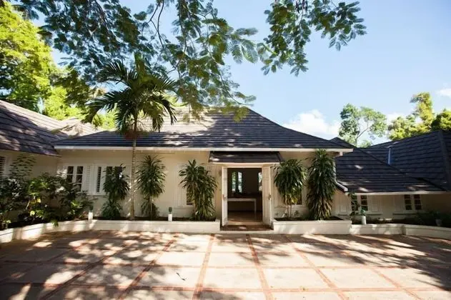 Eight Rivers - Ocho Rios 4BR - Dış Mekan