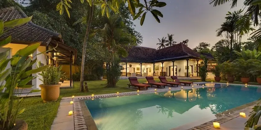Villa Eight