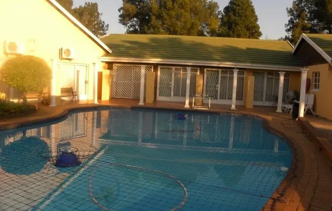 Eikenhof Country Guesthouse - Havuz