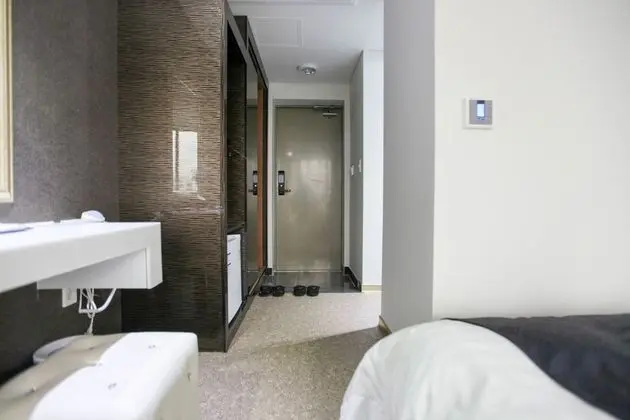 EINS HOTEL