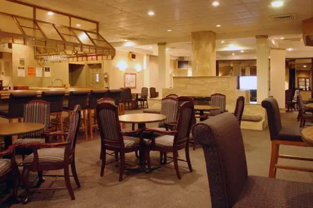 Eisenhower Hotel - Bar