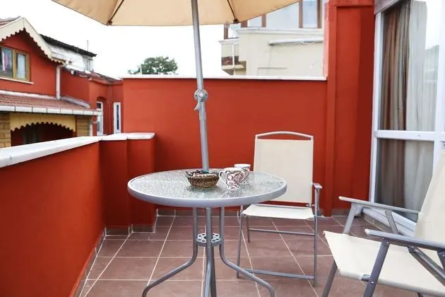 Ekim Apartments