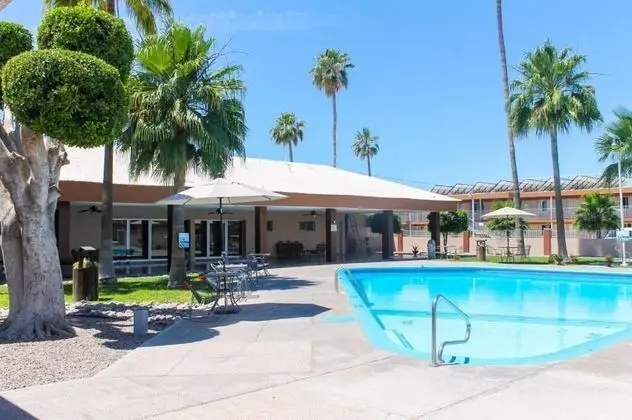 El Camino Hotel & Suites - Havuz