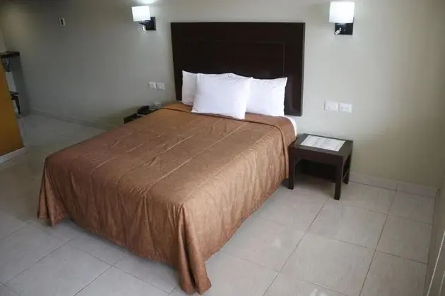 El Camino Hotel & Suites - Oda