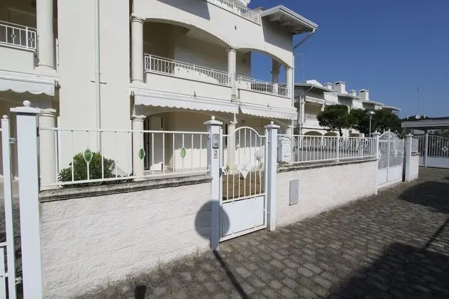 El Dorado Villas